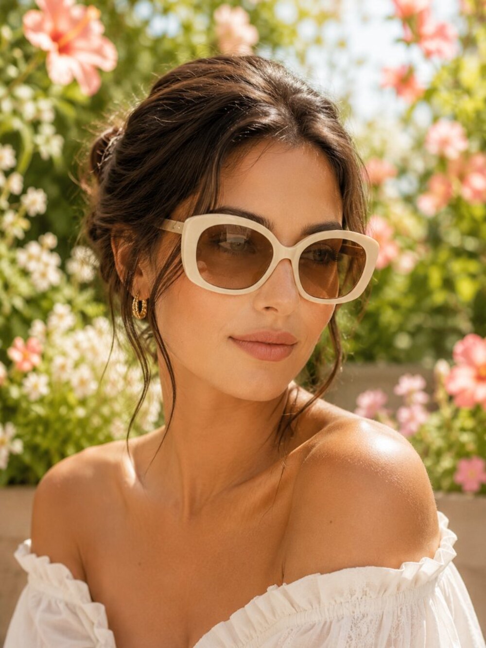 BEIGE OVERSIZED VINTAGE RETRO STYLE SUNGLASSES WITH LIGHT TINT